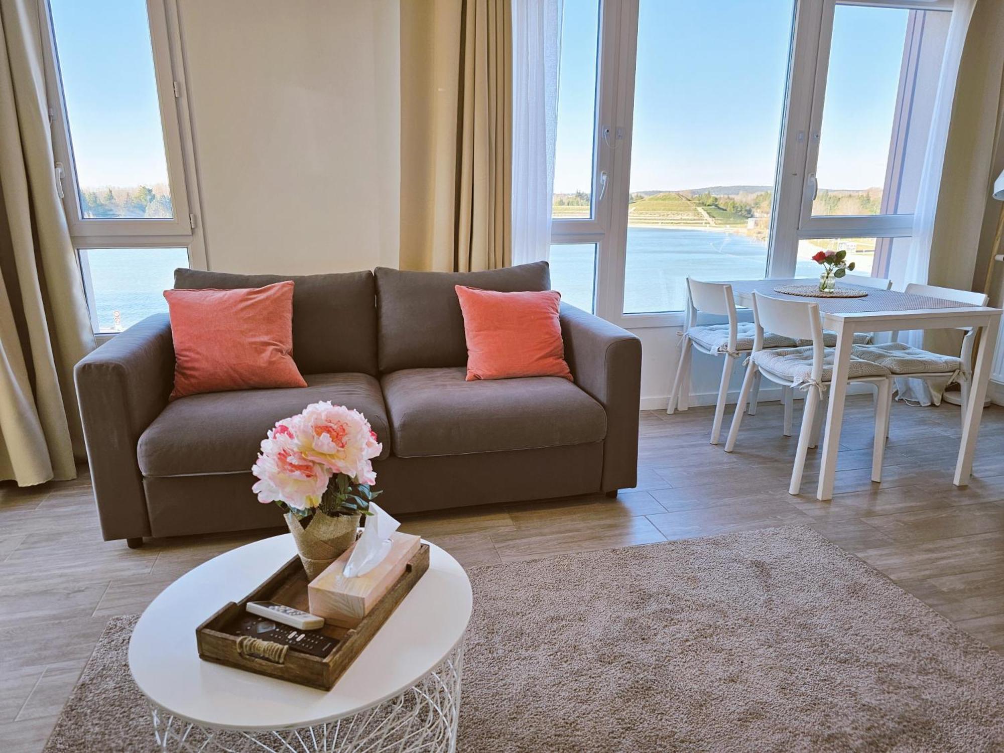 Lakeside Provence - Appartement 4 Etoiles Face Au Lac De Monteux Esterno foto