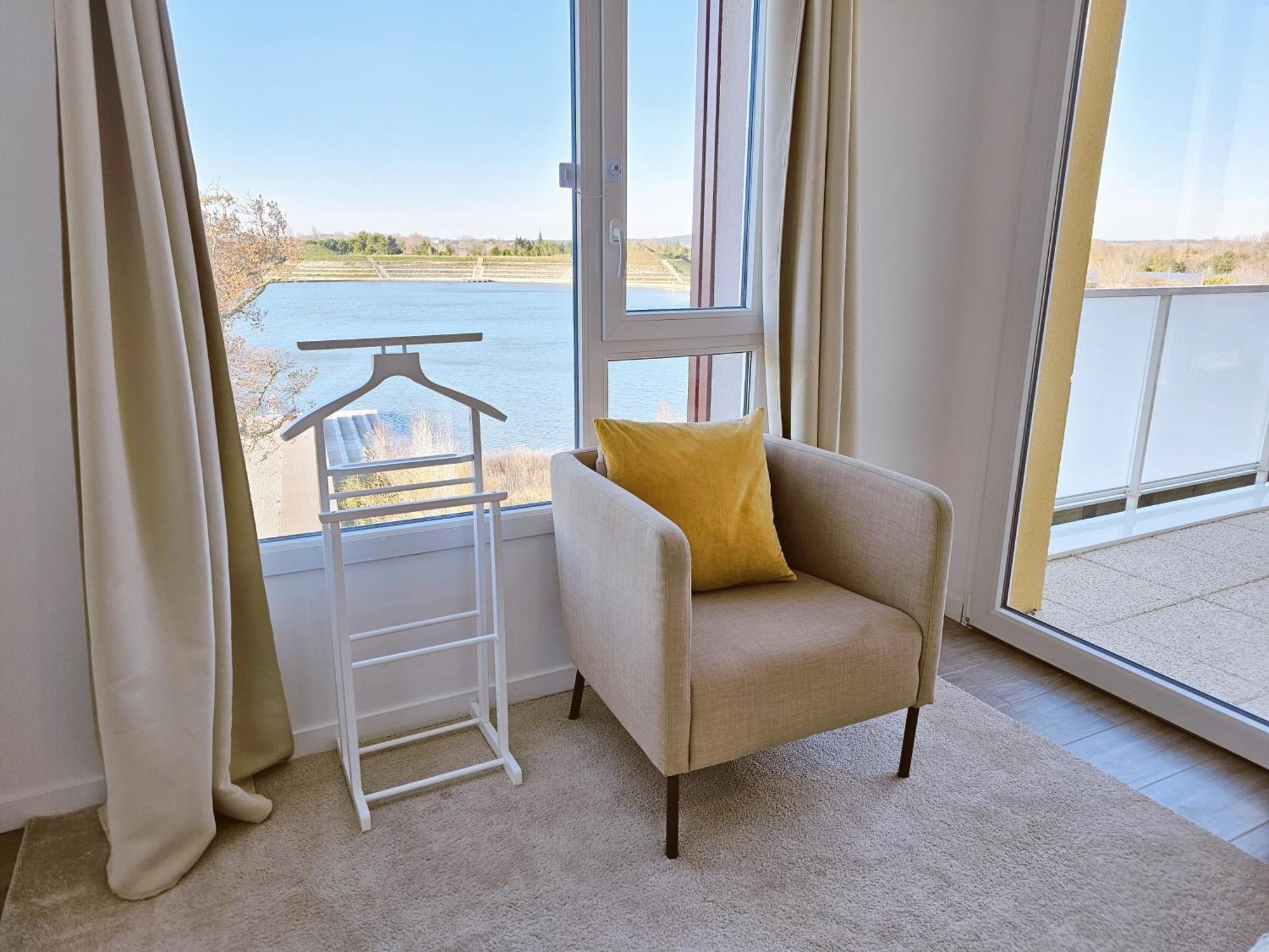 Lakeside Provence - Appartement 4 Etoiles Face Au Lac De Monteux Esterno foto